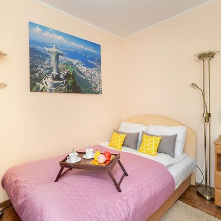Comfortable Wojskowa Apartment By Noclegi Renters Poznań Eksteriør billede