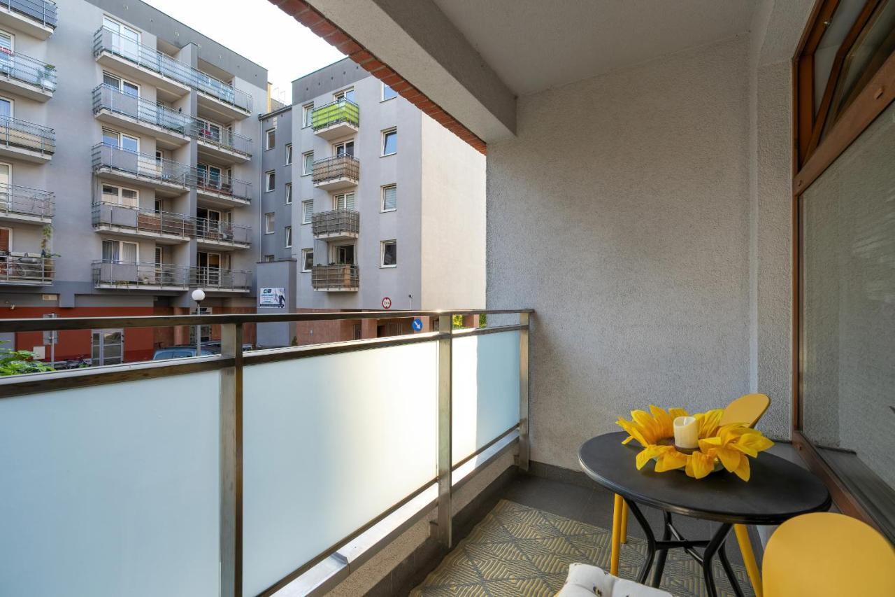 Comfortable Wojskowa Apartment By Noclegi Renters Poznań Eksteriør billede